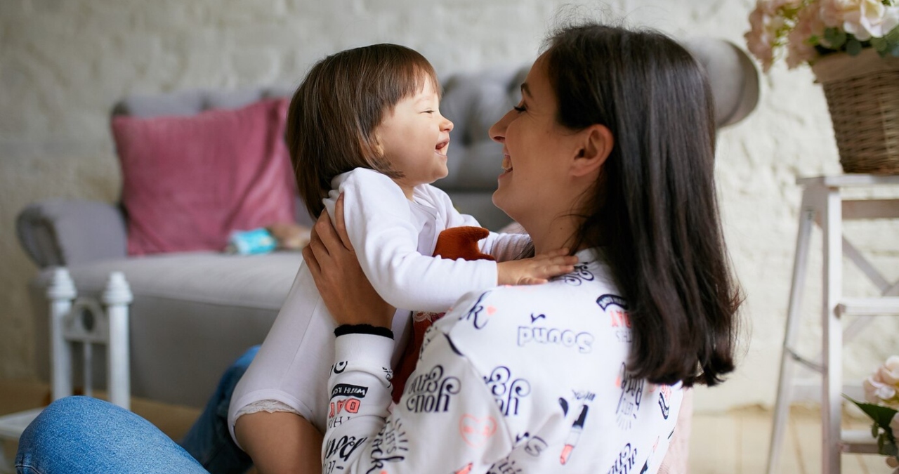 TARJETA VIOLETA: apoyo a madres y mujeres en situación vulnerable