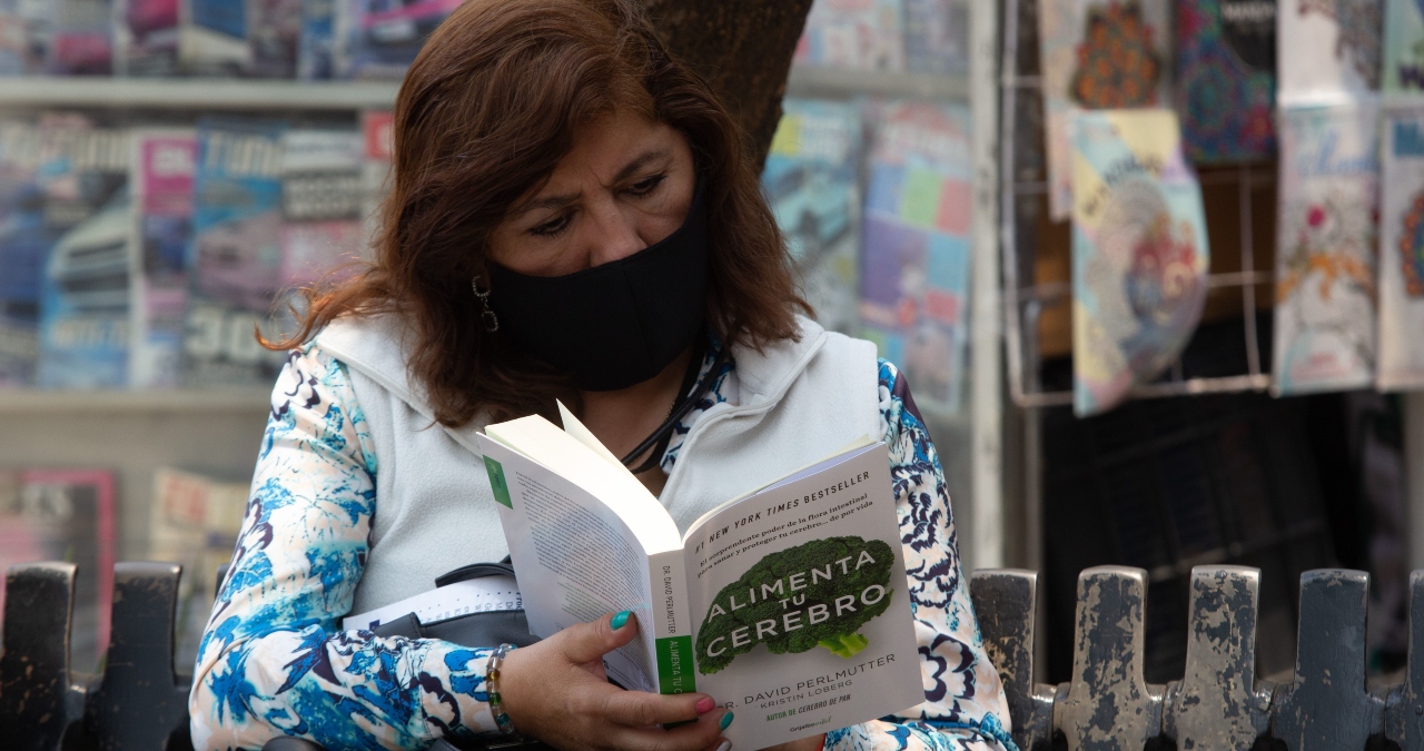 Acceso a la lectura como derecho: brechas de género en el acceso a libros y educación
