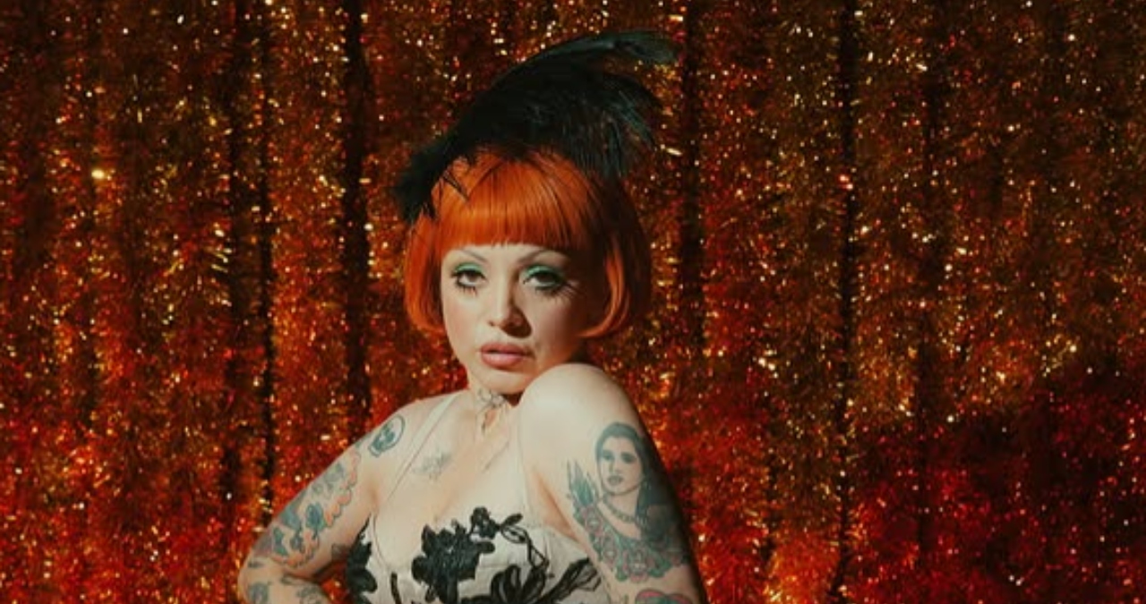 La reina del KitKat Club: Mon Laferte se une a Cabaret como Sally Bowles