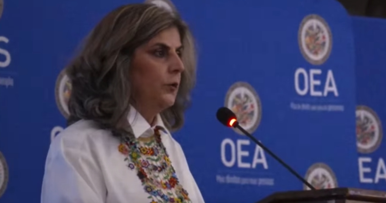 ¿Quién es Laura Gil, la primera mujer en ocupar el cargo de secretaria adjunta de la OEA?