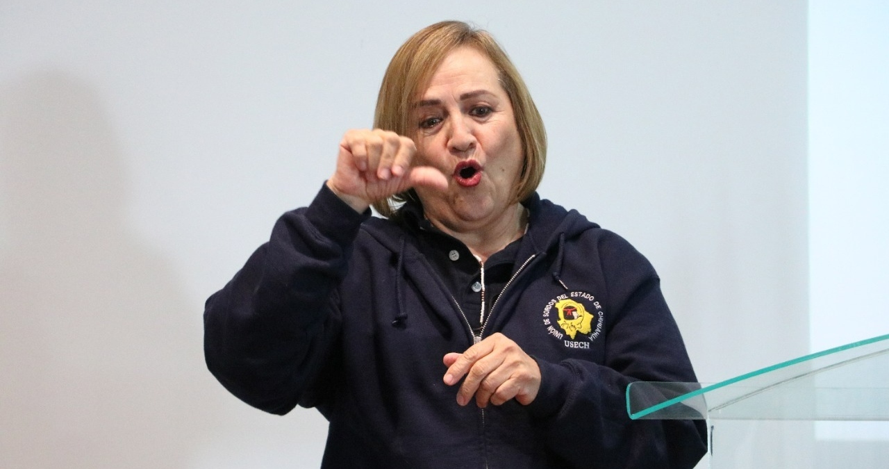Dina Salgado: la regidora con discapacidad auditiva que impulsa la lengua de señas