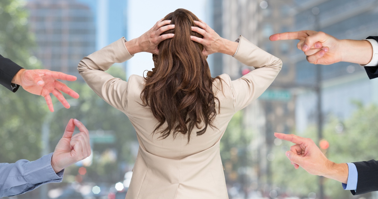 GLOSARIO: ¿Qué es la doble jornada laboral y por qué afecta más a las mujeres?