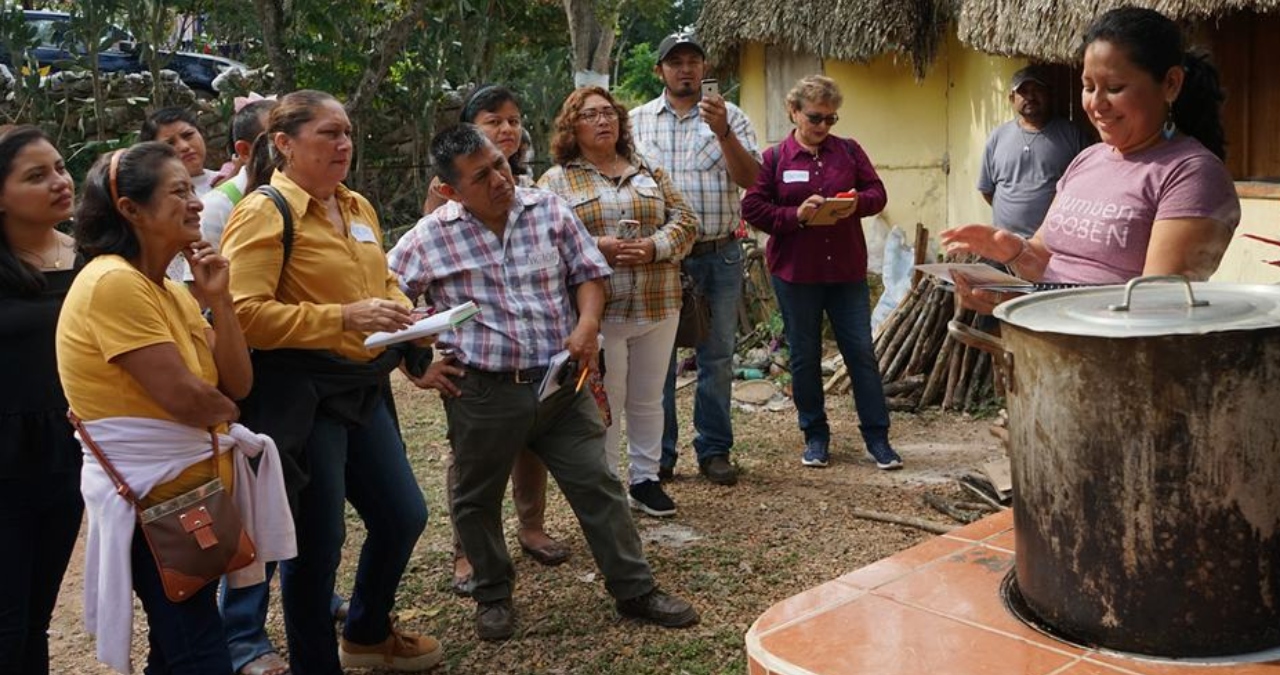 Dulce Cruz: la mujer de Quintana Roo que creó estufas de leña que protegen el ambiente