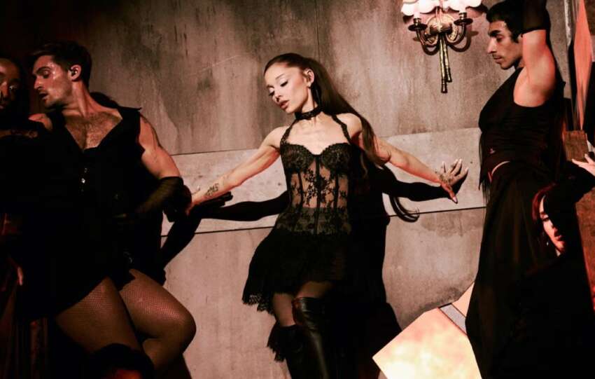 Ariana Grande regresa a los escenarios después de siete años