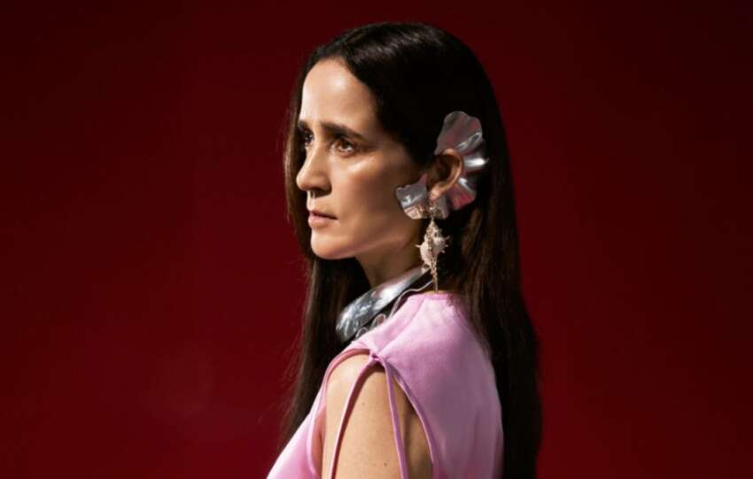 Julieta Venegas rompe el silencio sobre la polémica “La niña futbolista”